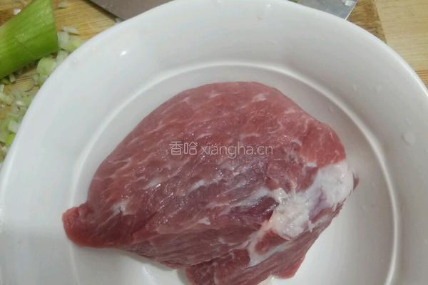 猪肉大葱陷馄炖的做法图解1