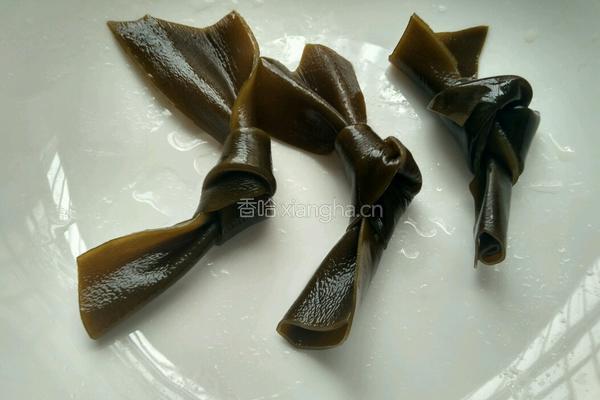 排骨炖海带的做法图解2