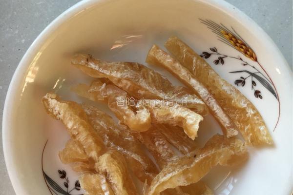 鱼胶红枣汤的做法图解2