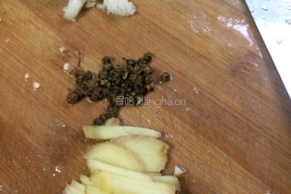 ﻿﻿﻿﻿﻿﻿﻿﻿﻿﻿﻿﻿﻿﻿﻿﻿﻿﻿﻿﻿﻿﻿﻿泥鳅烧黄瓜的做法图解3
