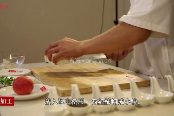 西红柿烧豆腐的做法图解1