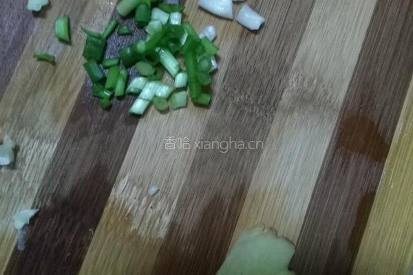 鲫鱼豆腐汤的做法图解1