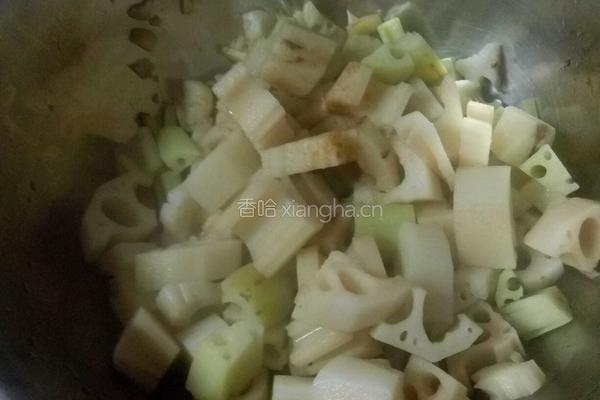 凉拌酸辣藕丁的做法图解4