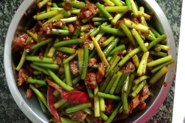 羊肉炒蒜薹的做法图解9