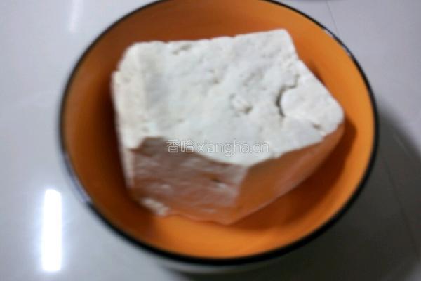 西红柿炒豆腐的做法图解1