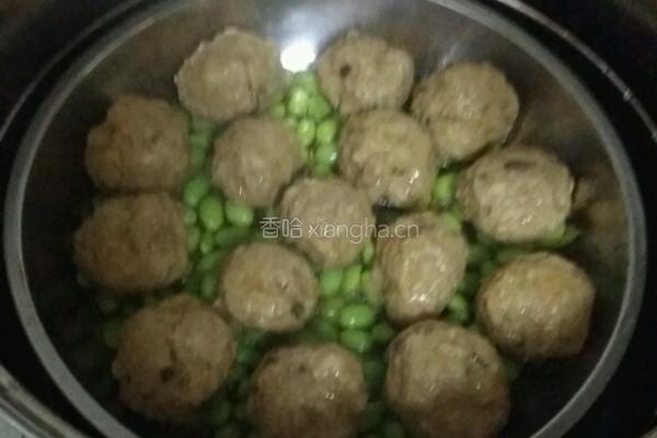 肉丸毛豆的做法图解3