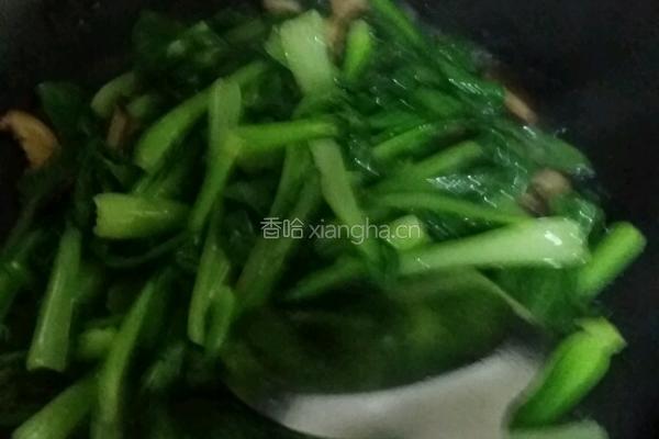 香菇炒青菜的做法图解4