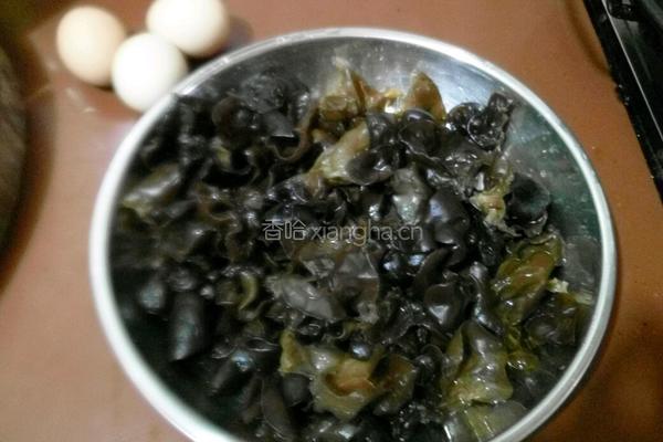 木耳炒鸡蛋的做法图解3