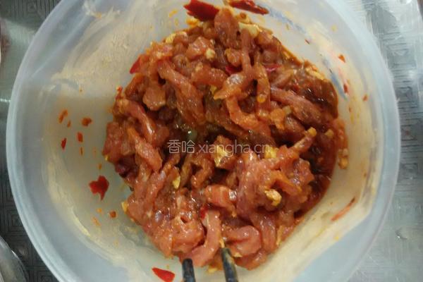 榨菜青椒肉丝的做法图解1