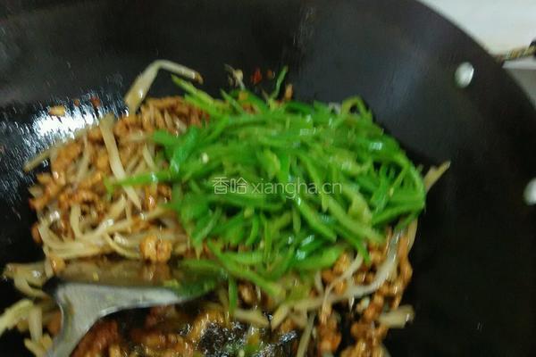 榨菜青椒肉丝的做法图解6