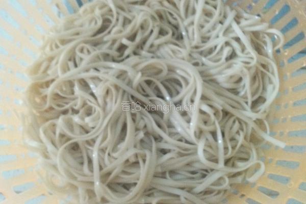 情侣套餐（双椒拌面）的做法图解5