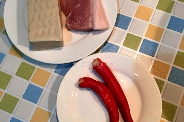 千页豆腐烧肉的做法图解1