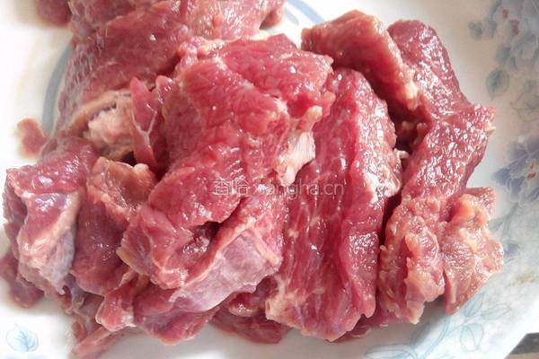 砂锅牛肉炖土豆的做法图解2