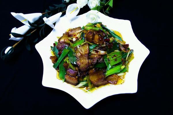 蒜苗回锅肉的做法图解11