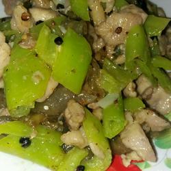 青椒粉皮炒鸡腿肉的做法[图]