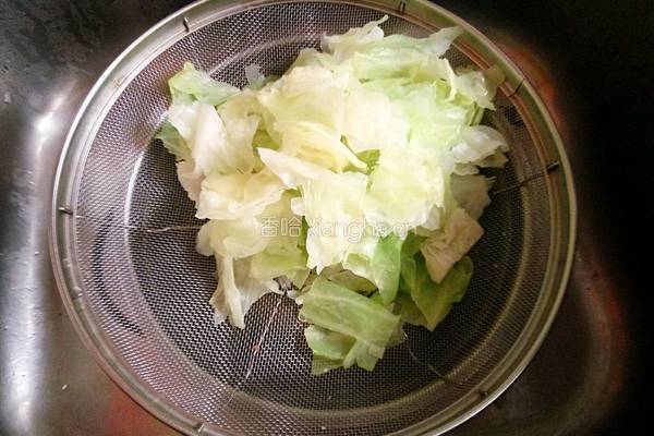 凉拌圆白菜的做法图解3