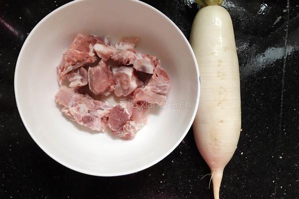 萝卜排骨汤的做法图解1
