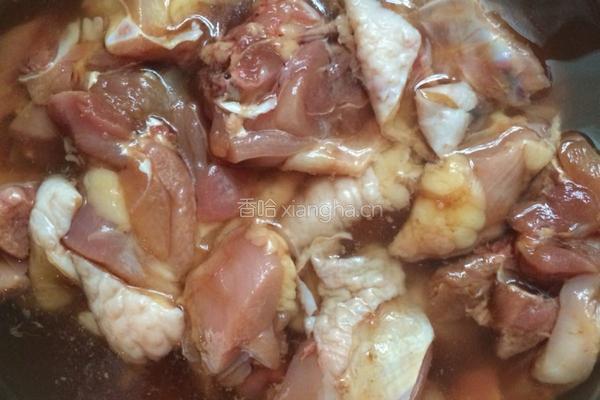 土豆炖鸡块的做法图解1
