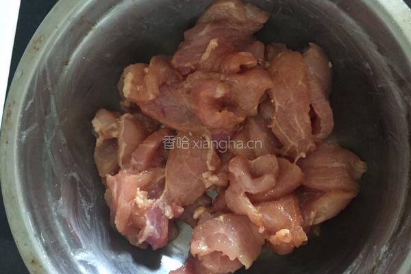 芒果炒肉的做法图解1