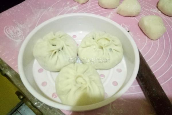 韭菜鸡蛋包子的做法图解11