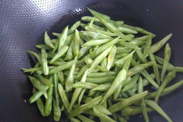 干煸四季豆的做法图解3