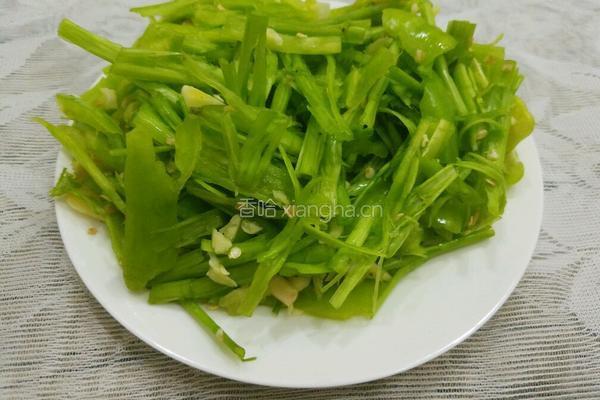 青椒压空心菜杆的做法图解5