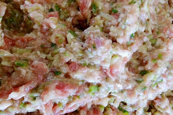 牛肉萝卜馅饺子的做法图解6