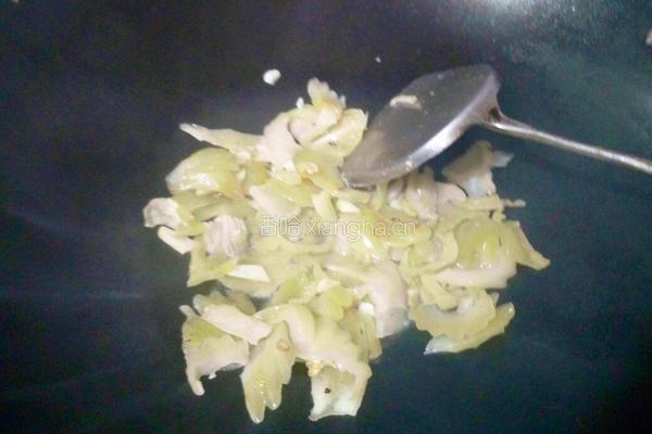 咸菜炒姜丝的做法图解3