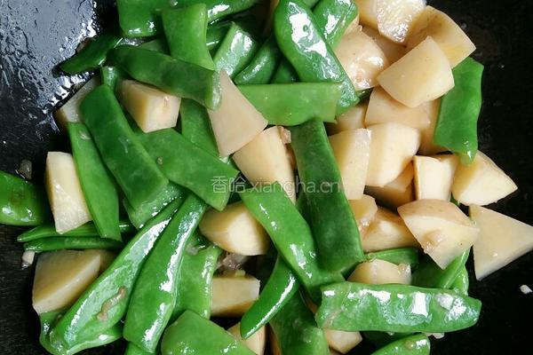 土豆炖豆角的做法图解5