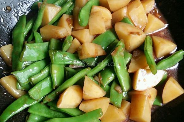 土豆炖豆角的做法图解7