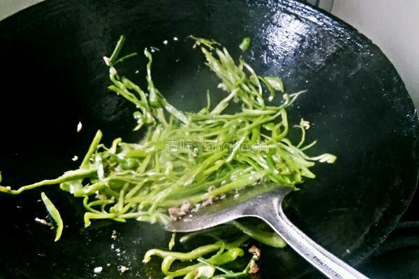 青椒榨菜肉丝的做法图解9