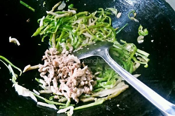 青椒榨菜肉丝的做法图解11