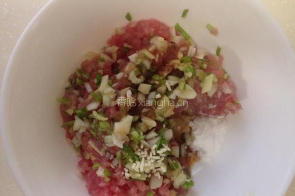 瘦肉酿青椒的做法图解2