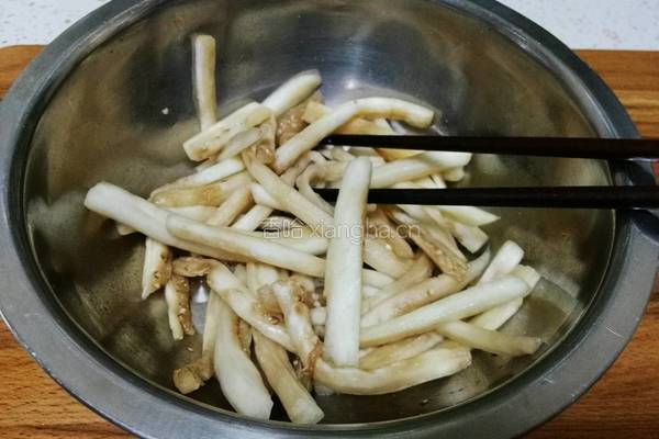 茄子饼的做法图解1