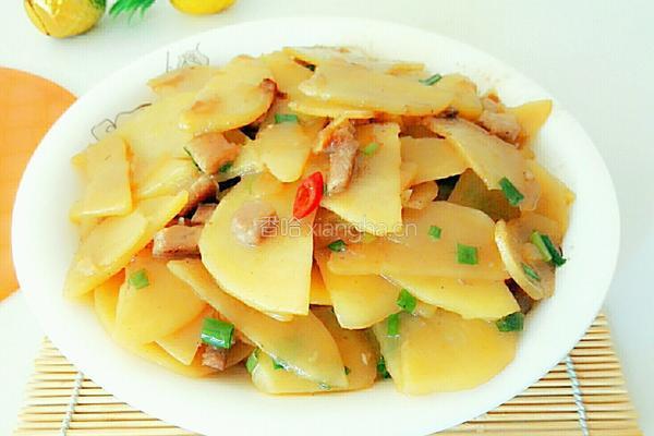 肉丁土豆片