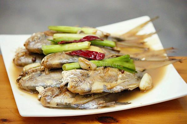 家常烧小鲳鱼的做法图解12