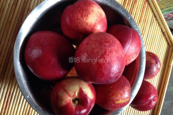 桃子罐头的做法图解1