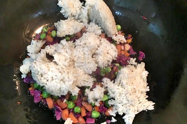什锦炒饭的做法图解5