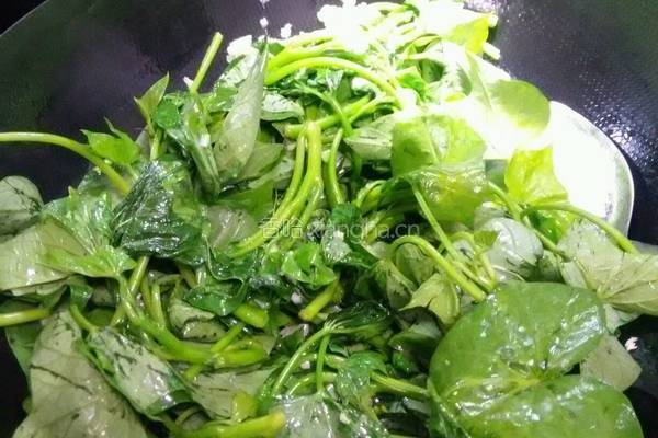 蒜茸红薯叶的做法图解6
