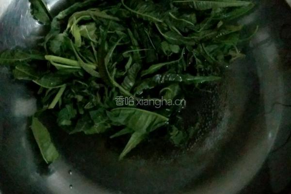 香椿拌豆腐的做法图解2