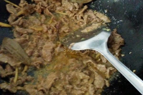 尖椒炒牛里脊肉的做法图解4