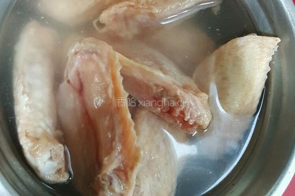 蒜香炸鸡中翅的做法图解1