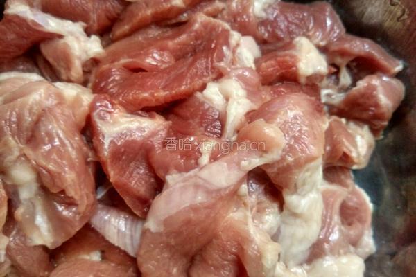莴笋木耳炒肉片的做法图解2