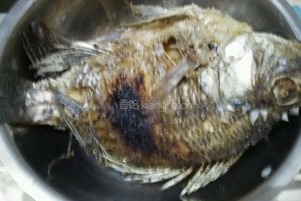 烤烧罗非魚的做法图解1