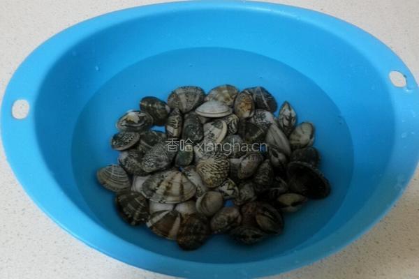 丝瓜炒花蛤的做法图解2