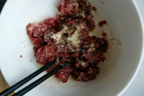 牛肉饼的做法图解1