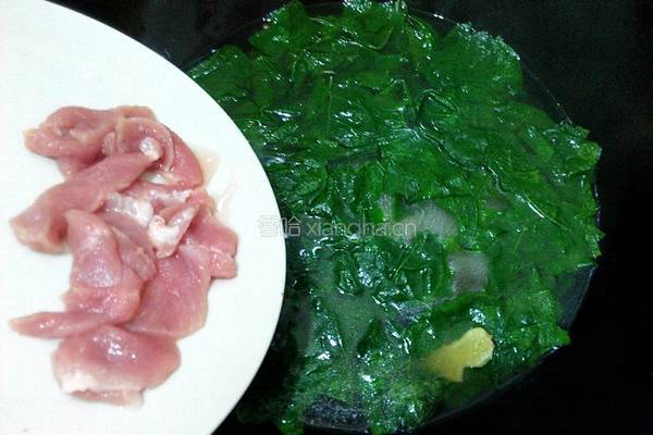 豆角叶瘦肉汤的做法图解6