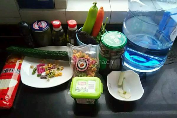 夏至冷面的做法图解1