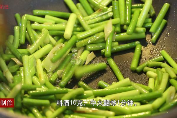 蒜台炒腊肉的做法图解9