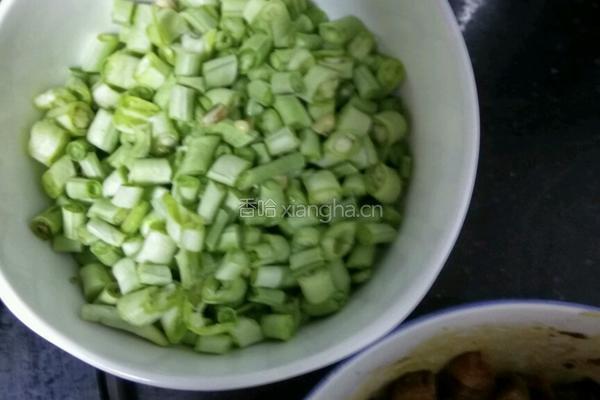 肉沫豆角盖浇的做法图解3